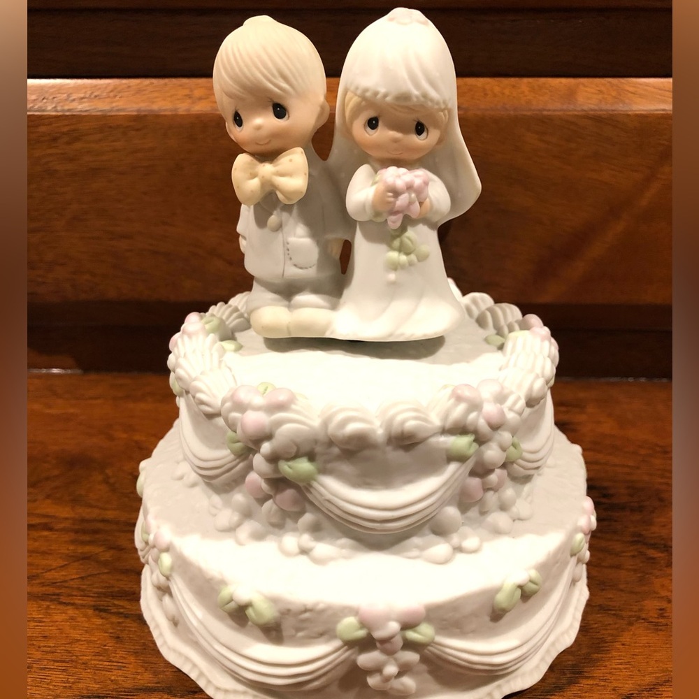 Precious Moments The Lord Bless You and Keep You Figurine with music box.